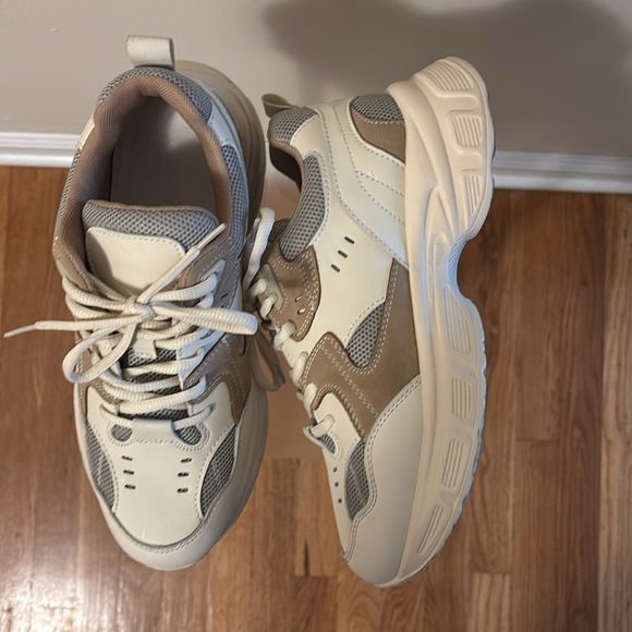 Cushionaire Strike Chunky Cream and Tan Sneakers - Picture 12 of 14